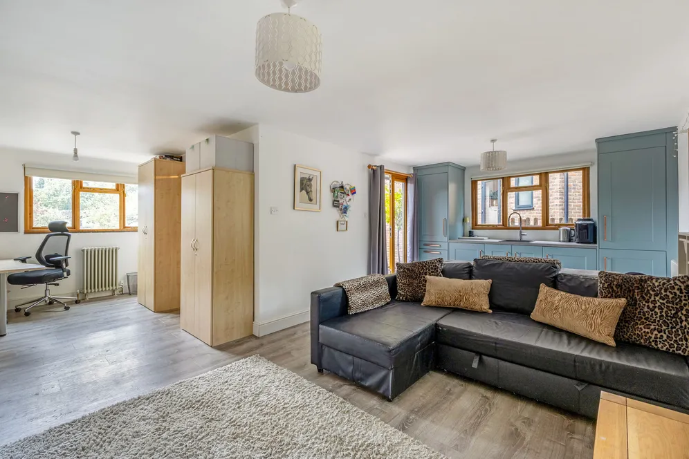 Woodside Close, Chiddingfold, GU8 photo 9