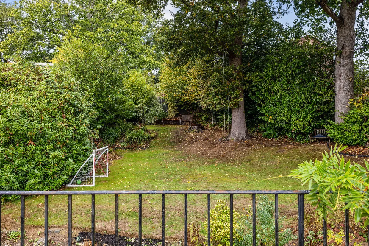 Woodside Close, Chiddingfold, GU8 photo 18