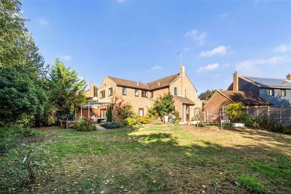 Saxon Way, Lychpit, RG24