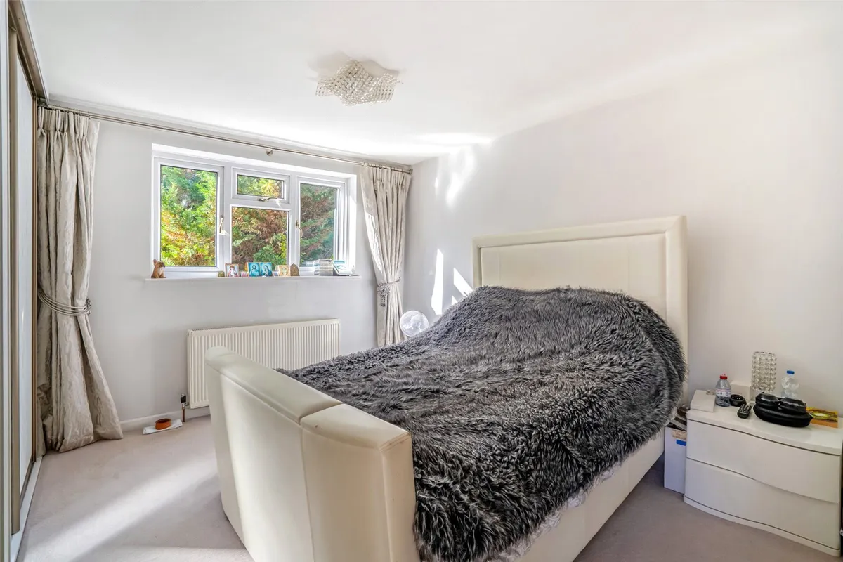 Saxon Way, Lychpit, RG24