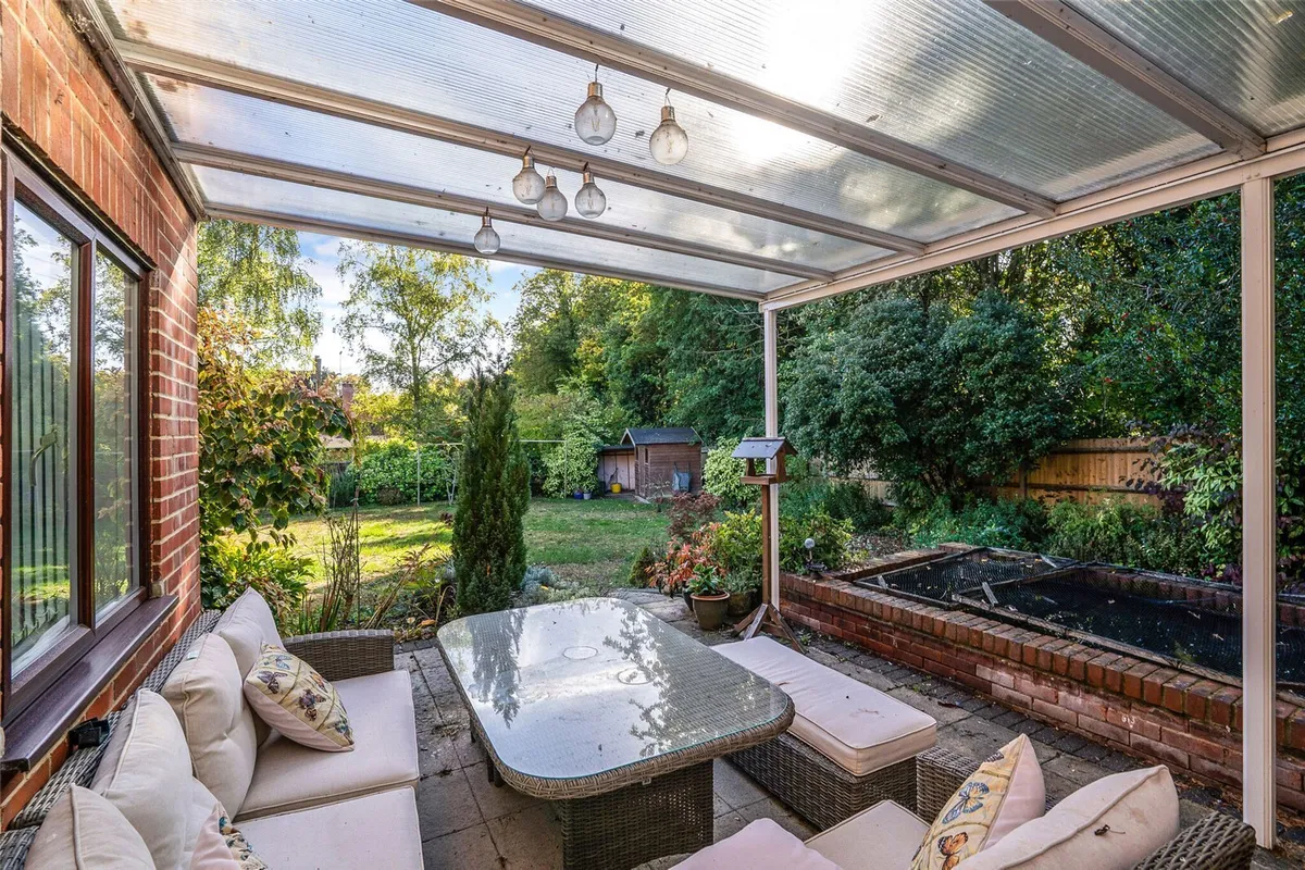 Saxon Way, Lychpit, RG24
