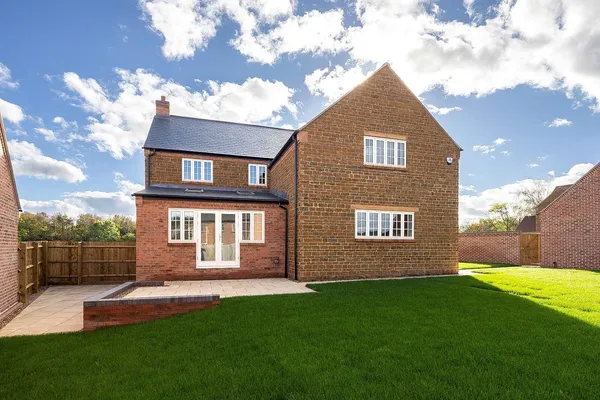 Thorntons Close, Little Houghton, NN7 photo 13