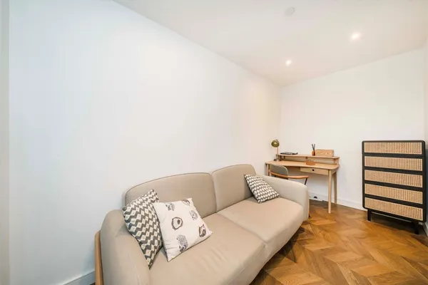 Brook Street, Kingston Upon Thames, KT1 photo 11