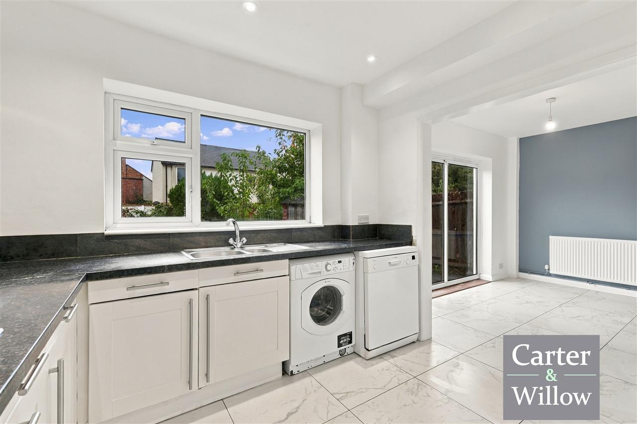 Charlton Crescent, Barking, Essex Image 8