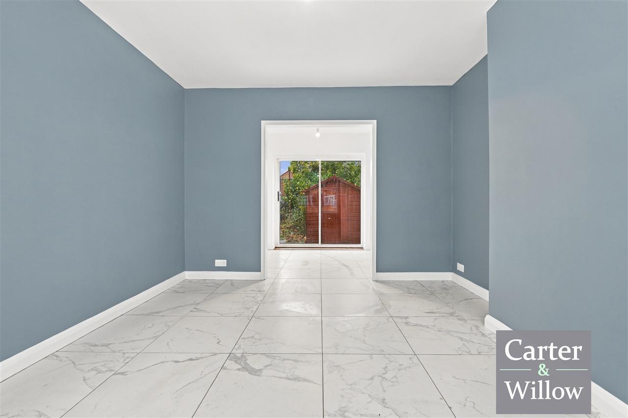 Charlton Crescent, Barking, Essex Image 10
