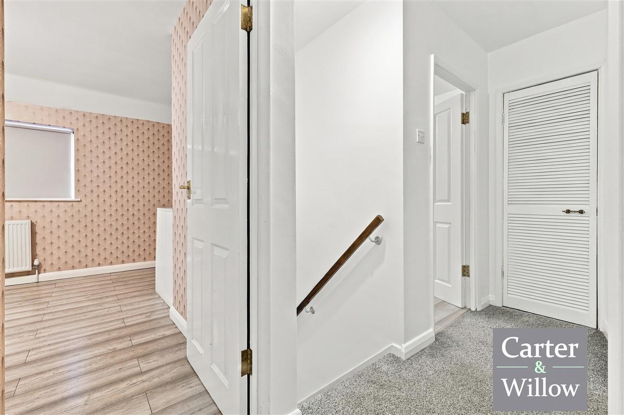 Charlton Crescent, Barking, Essex Image 12