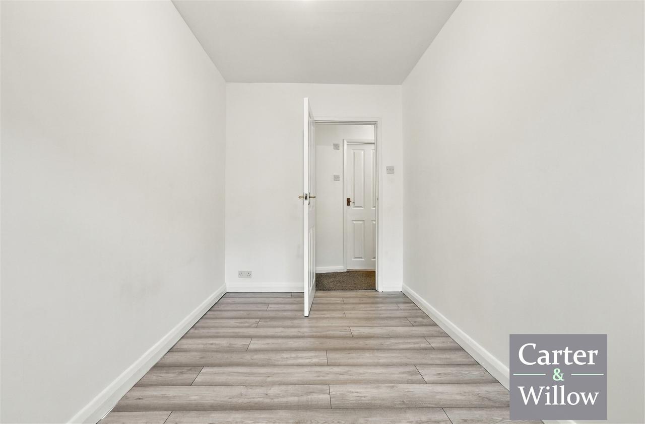 Charlton Crescent, Barking, Essex Image 18