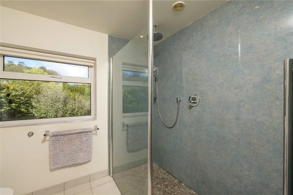 Clappentail Lane, Lyme Regis, DT7 photo 24