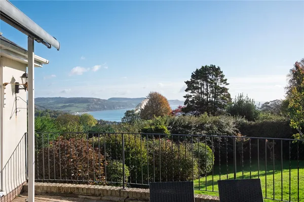 Clappentail Lane, Lyme Regis, DT7 photo 40