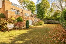 Betjeman Gardens Rickmansworth WD3 photo 2