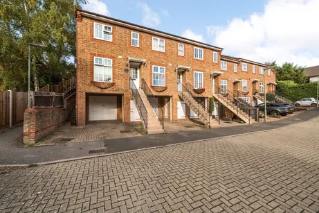 Irvine Place, Virginia Water GU25