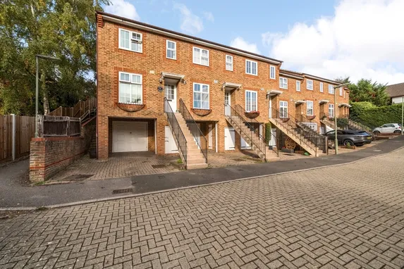 Irvine Place, Virginia Water GU25