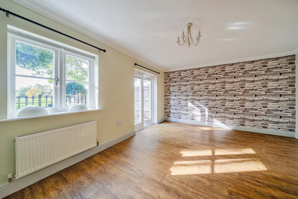 Clement Court, Chawton, GU34 photo 3
