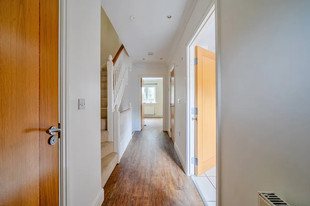 Clement Court, Chawton, GU34 photo 5