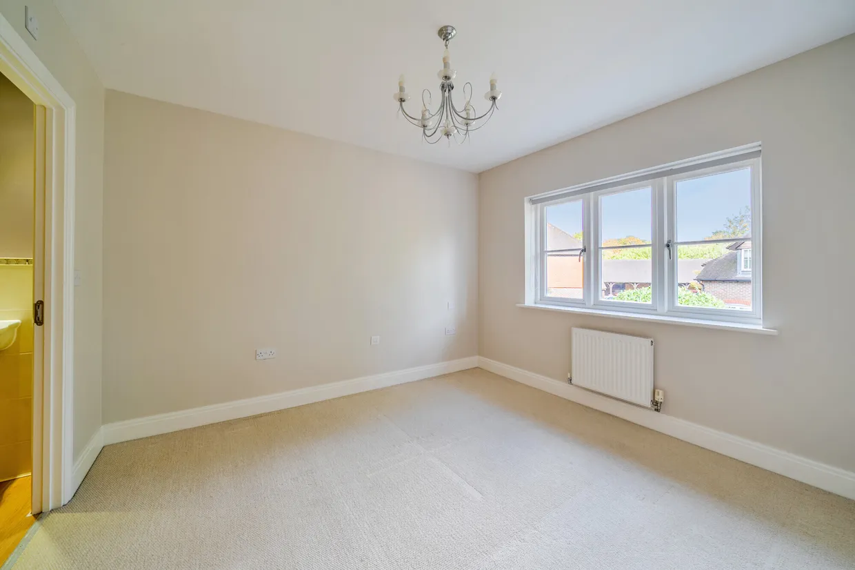 Clement Court, Chawton, GU34 photo 6