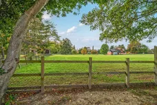 Clement Court, Chawton, GU34 photo 17