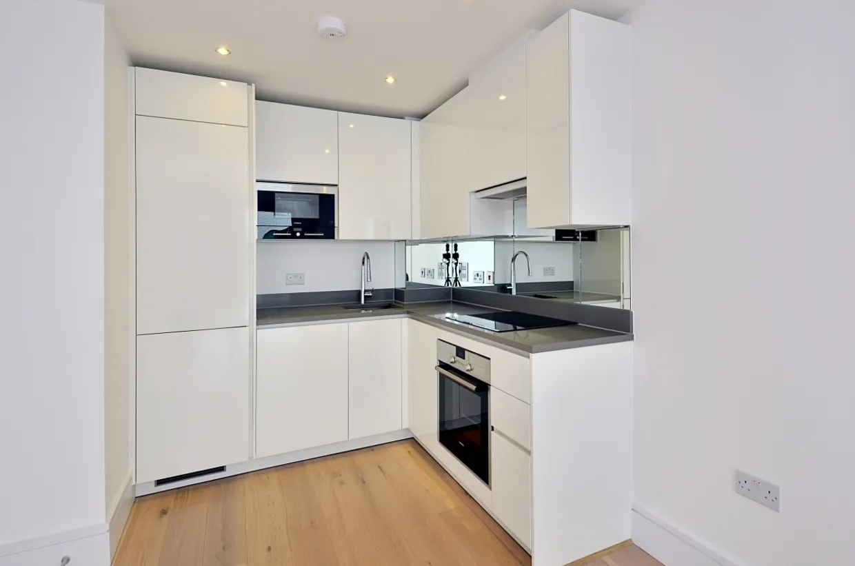 St. Luke'S Avenue London SW4 photo 3