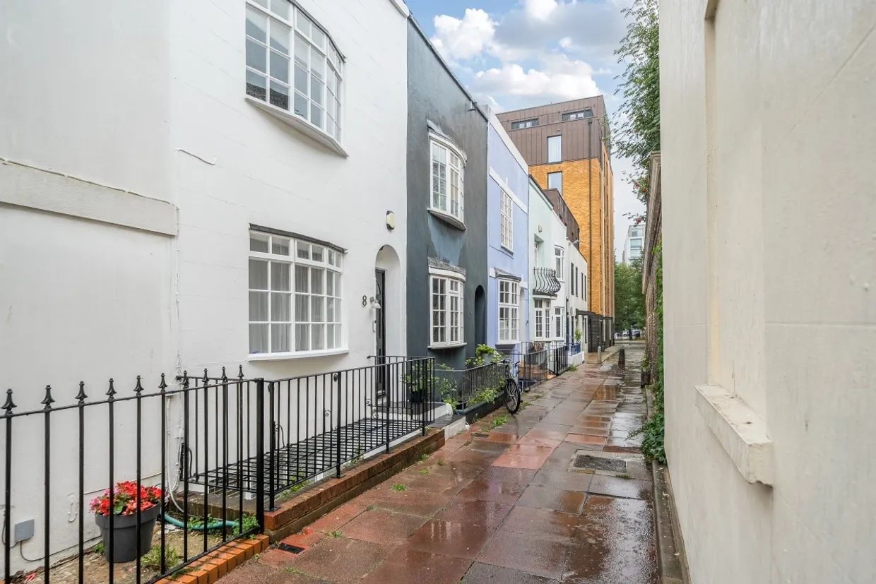 Blenheim Place Brighton BN1 photo 1