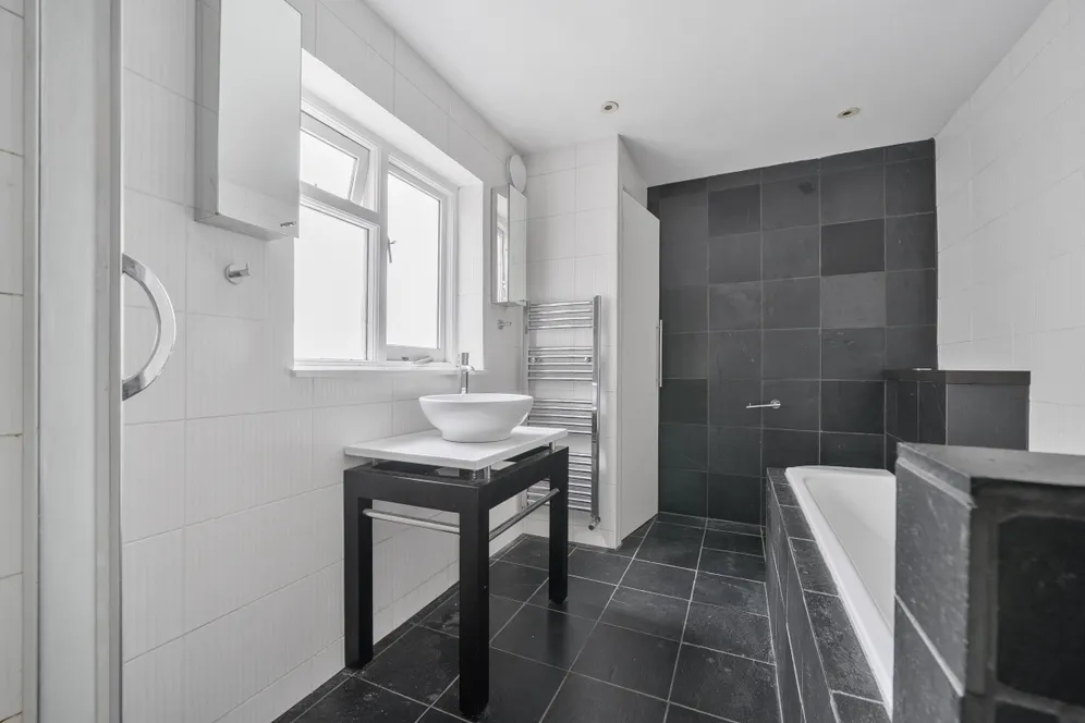 Blenheim Place Brighton BN1 photo 9