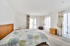 Farnsworth Drive Edgware HA8 photo 5