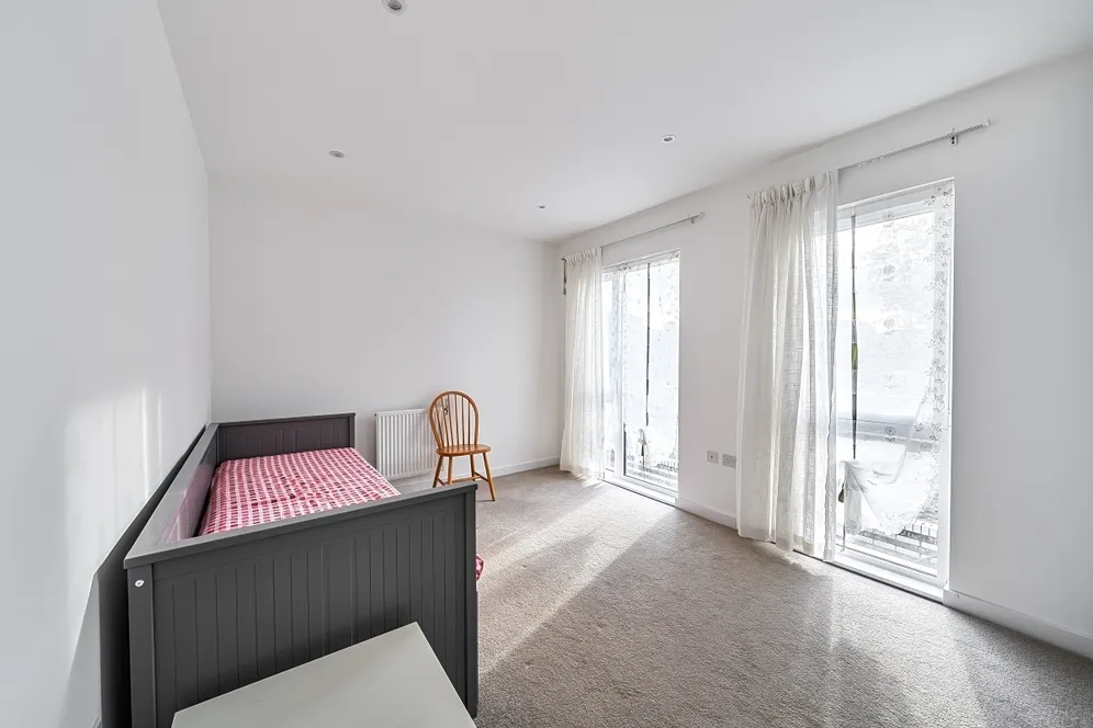 Farnsworth Drive Edgware HA8 photo 7