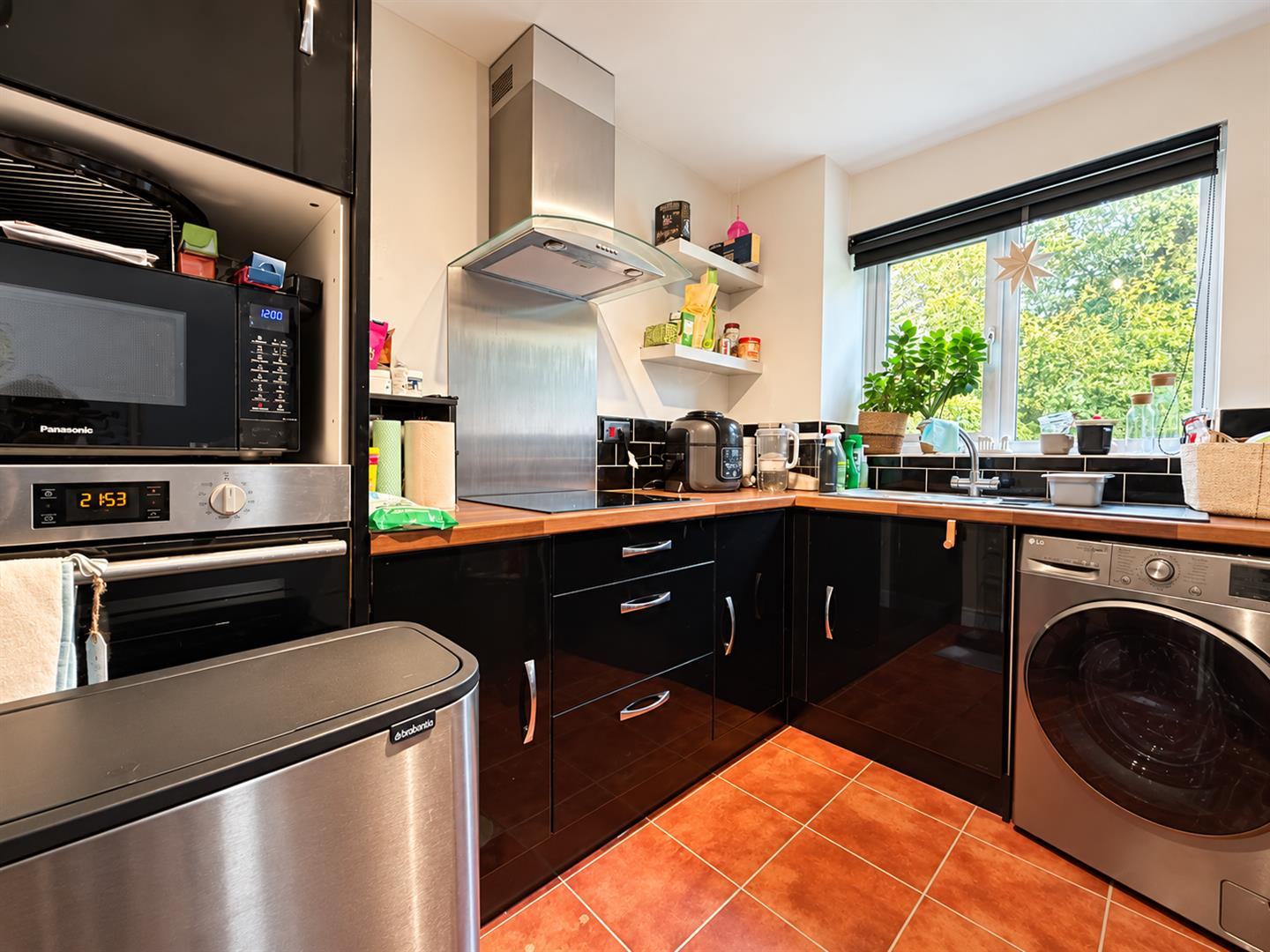 Lowestoft Drive, Slough Image 4