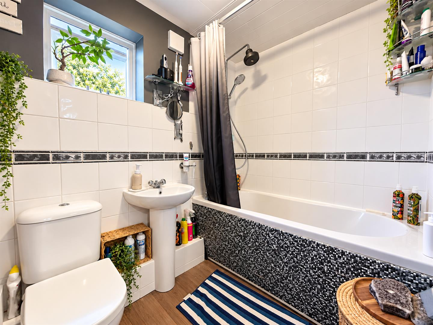 Lowestoft Drive, Slough Image 7