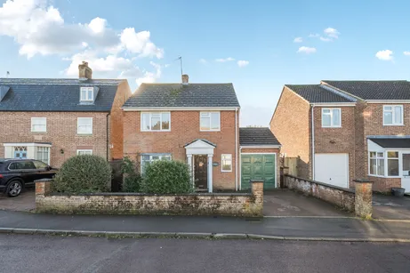 Stonebridge Close, Marlborough, SN8