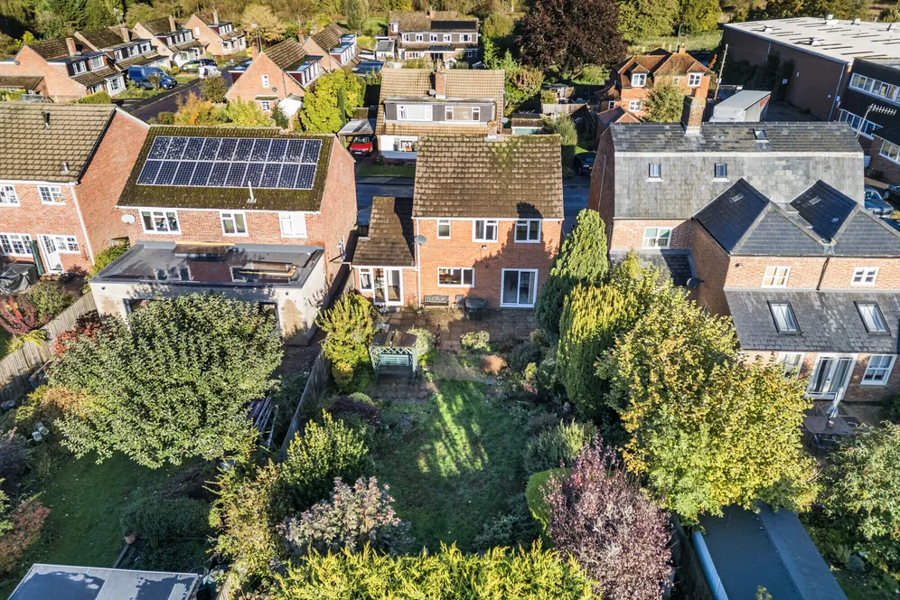 Stonebridge Close, Marlborough, SN8 photo 5