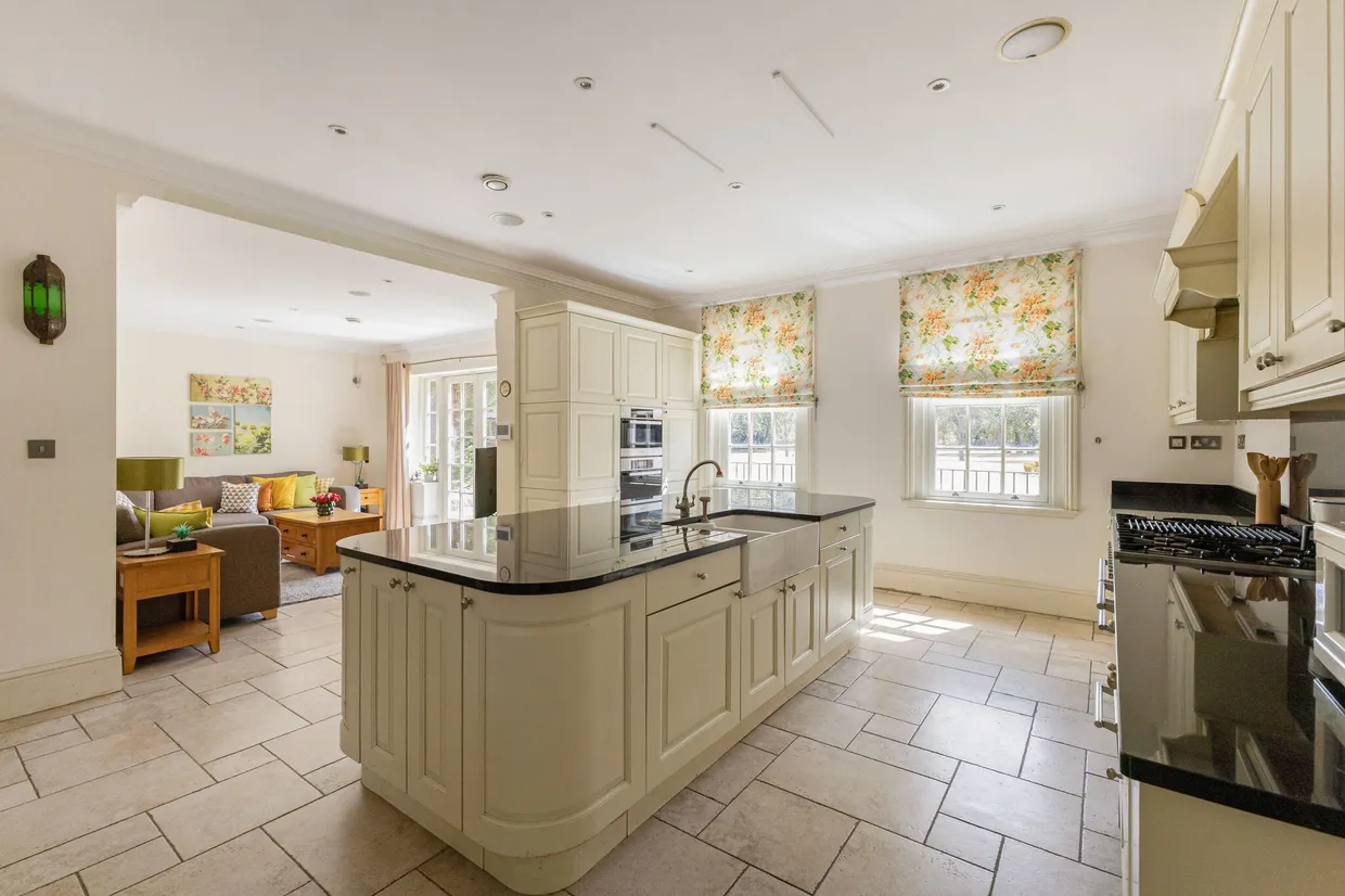 Over The Misbourne Road, Gerrards Cross, UB9 photo 5