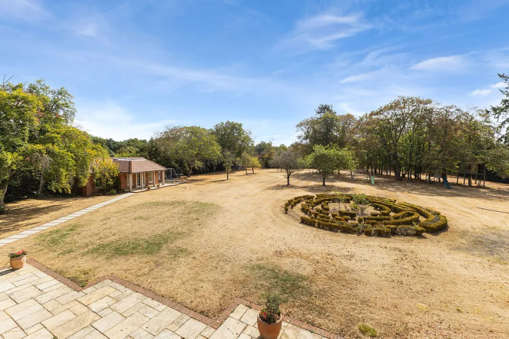 Over The Misbourne Road, Gerrards Cross, UB9 photo 8