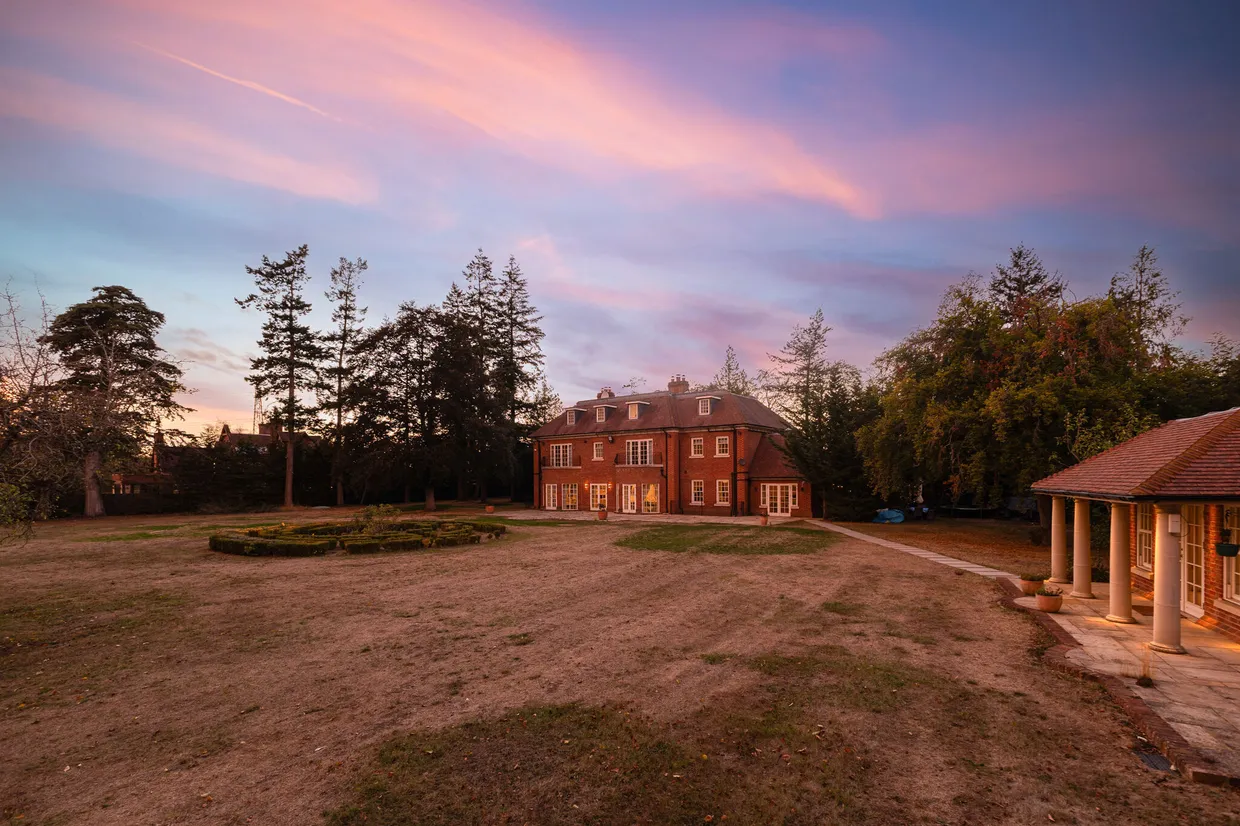 Over The Misbourne Road, Gerrards Cross, UB9 photo 9