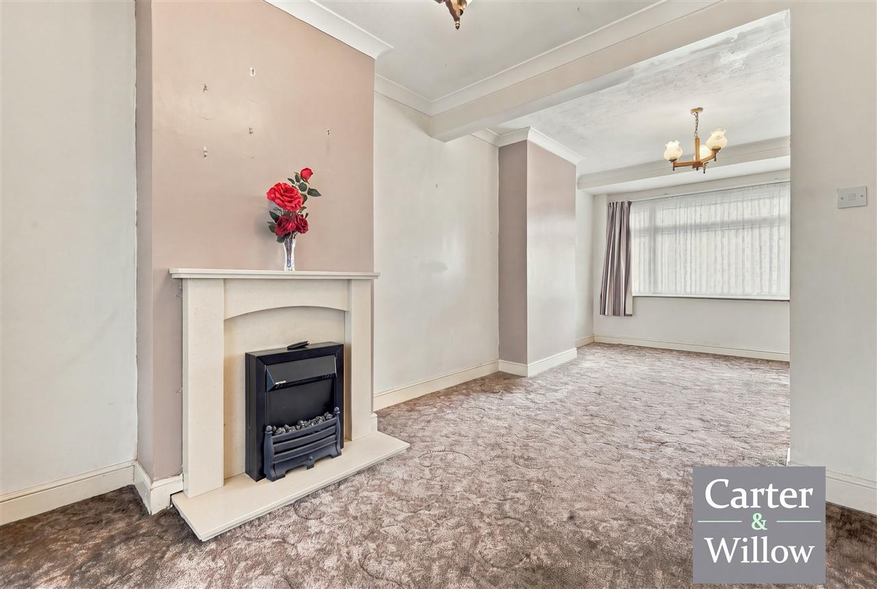 Western Avenue, Dagenham, Essex Image 6