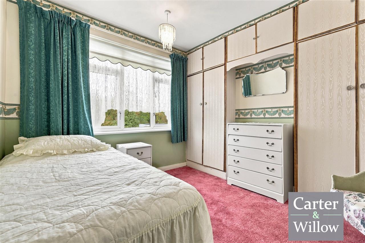 Western Avenue, Dagenham, Essex Image 14