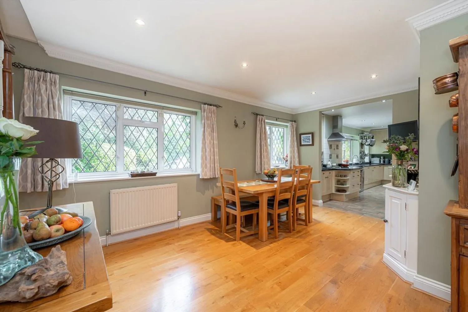 Silverdale Avenue, Walton-On-Thames, KT12 photo 4