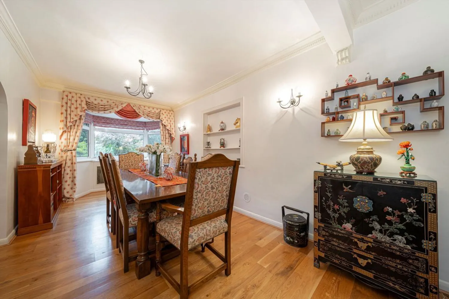 Silverdale Avenue, Walton-On-Thames, KT12 photo 7