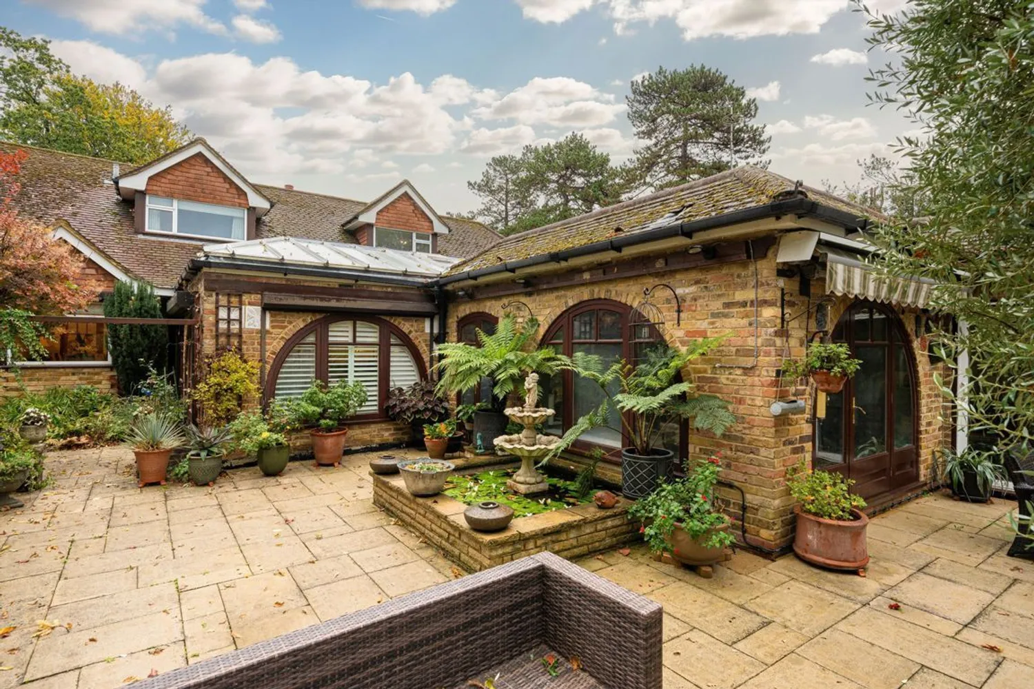 Silverdale Avenue, Walton-On-Thames, KT12 photo 15