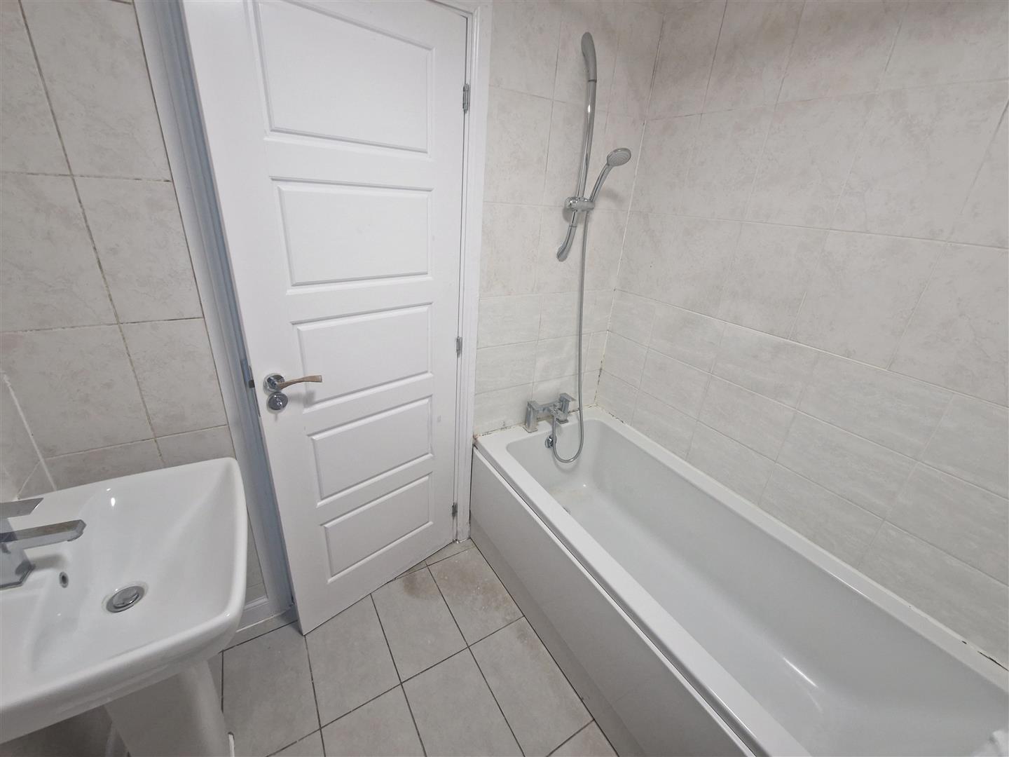 Wheeler Close, Dartford DA1 Image 4