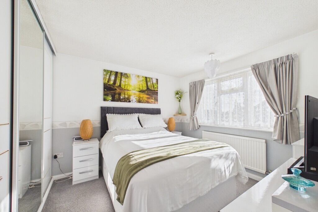 Warren View, Loddon Image 9
