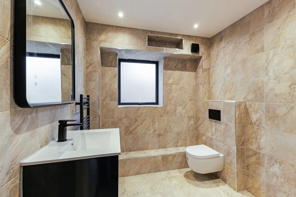 The Furlongs, Tadworth, KT20 photo 8
