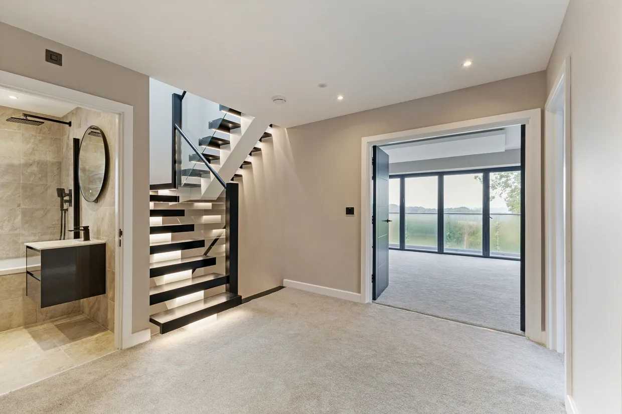 The Furlongs, Tadworth, KT20 photo 9