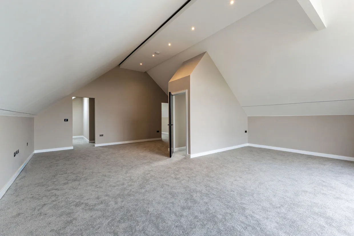 The Furlongs, Tadworth, KT20 photo 10