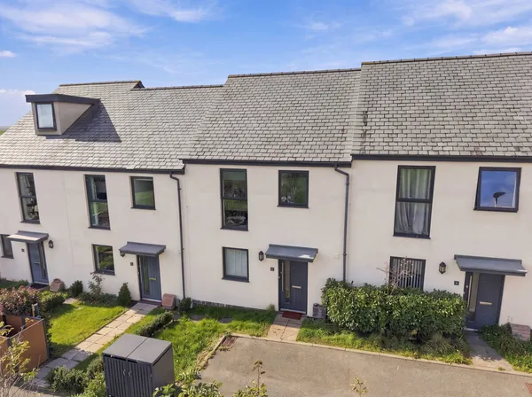 Applegate Way, Kingsbridge