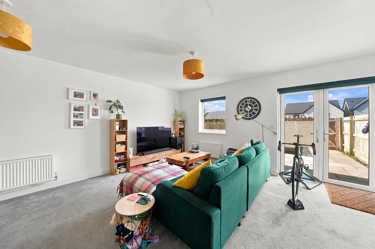 Applegate Way, Kingsbridge