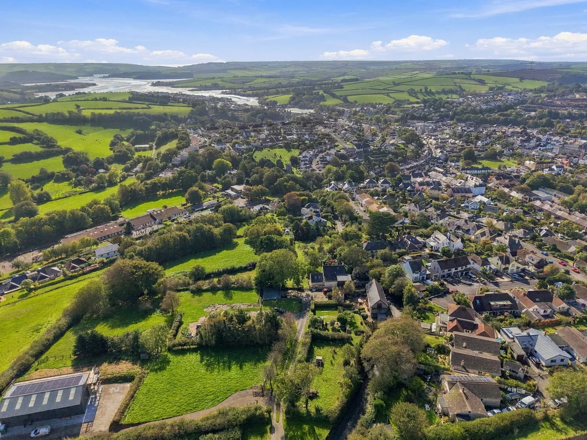 Applegate Way, Kingsbridge