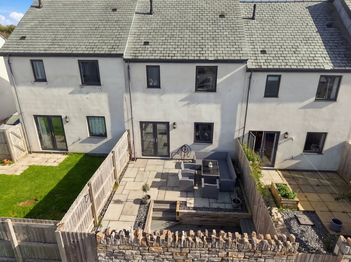 Applegate Way, Kingsbridge
