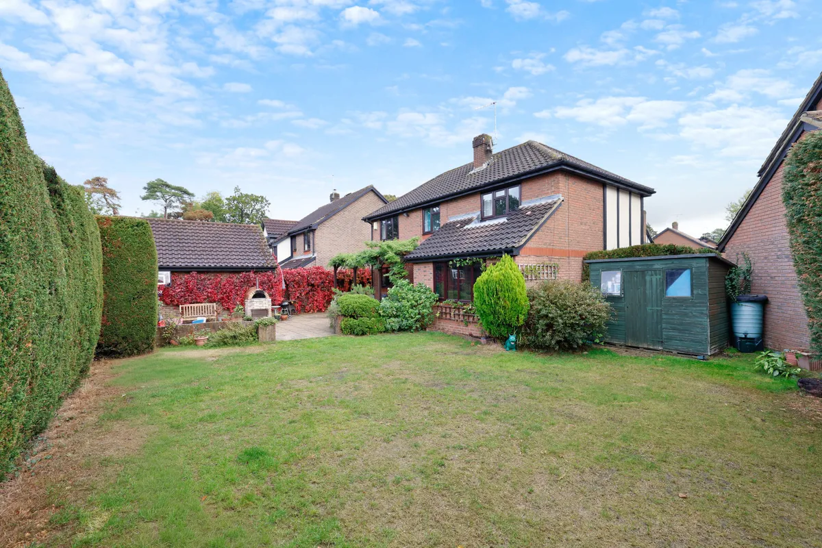Wysemead, Horley, Surrey, RH6