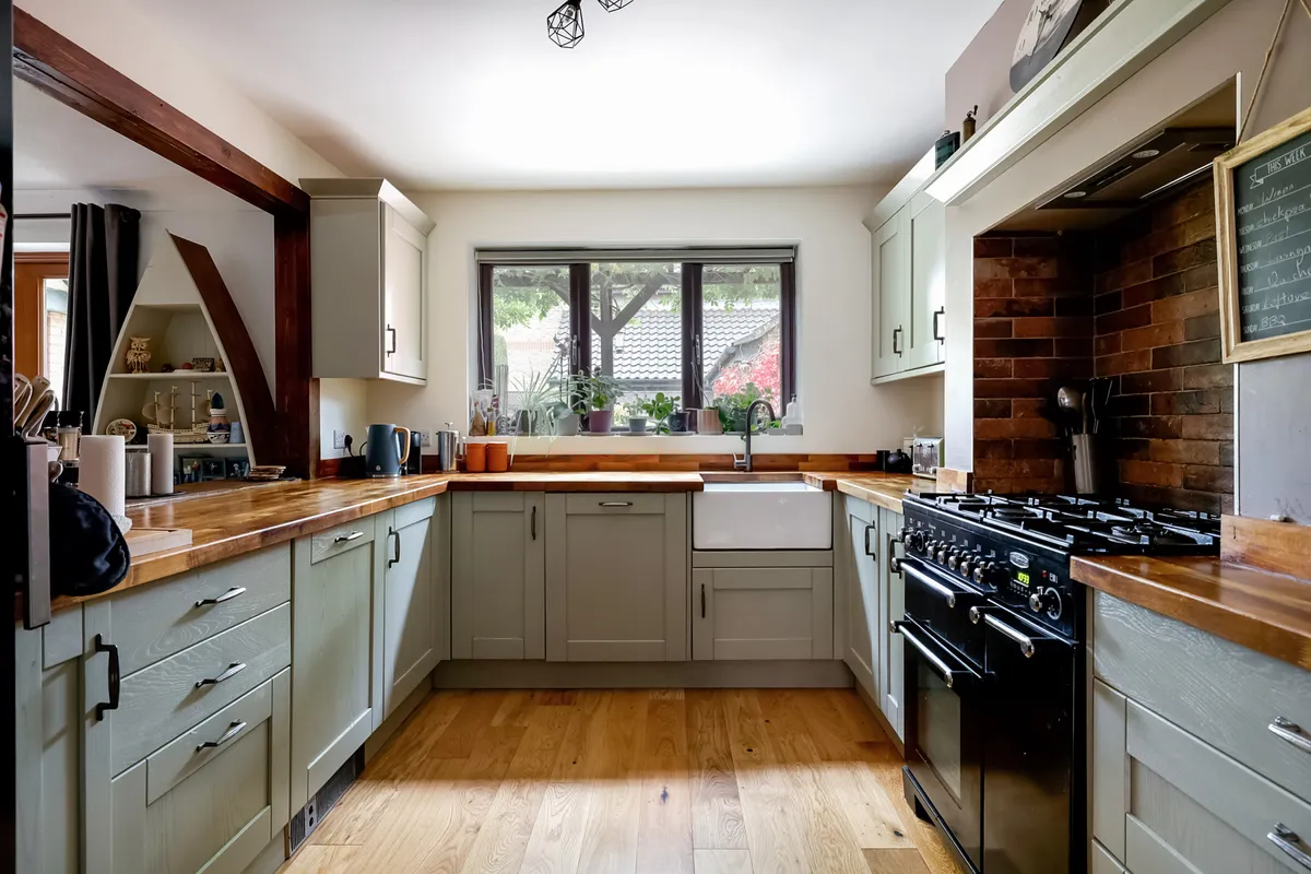 Wysemead, Horley, Surrey, RH6
