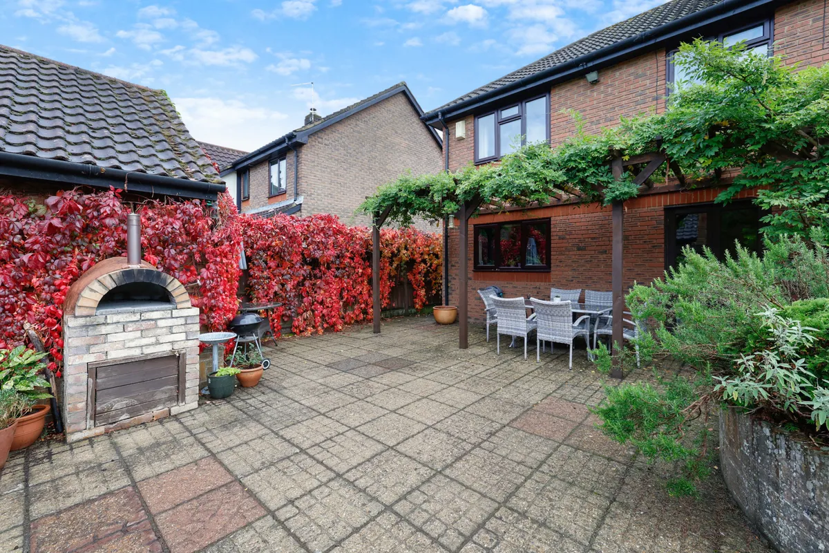 Wysemead, Horley, Surrey, RH6