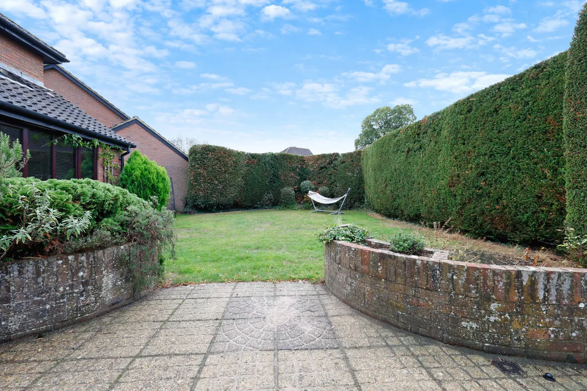 Wysemead, Horley, Surrey, RH6